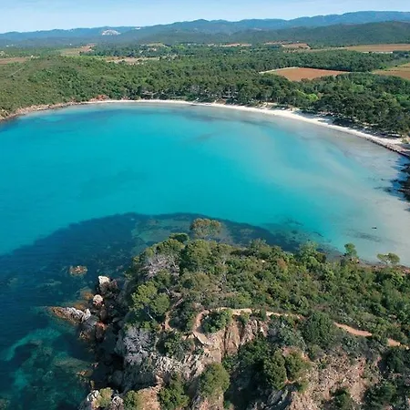 Corail Privee Et Climatisee Pour 10 Personnes Avec Piscine Et Superbe Vue Et Collines A Villa