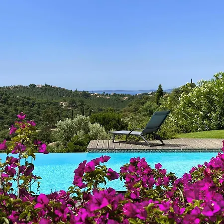 Villa Corail Privee Et Climatisee Pour 10 Personnes Avec Piscine Et Superbe Vue Et Collines A La Londe-les-Maures