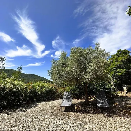 Villa Corail Privee Et Climatisee Pour 10 Personnes Avec Piscine Et Superbe Vue Et Collines A *