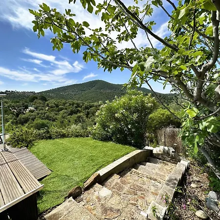 Corail Privee Et Climatisee Pour 10 Personnes Avec Piscine Et Superbe Vue Et Collines A Villa *