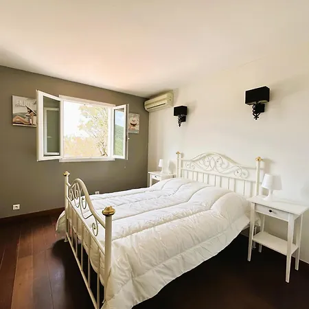 Corail Privee Et Climatisee Pour 10 Personnes Avec Piscine Et Superbe Vue Et Collines A *